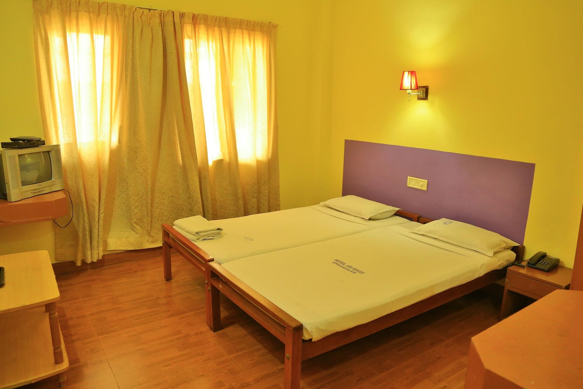 Hotel Srinivas Kochi Exterior photo
