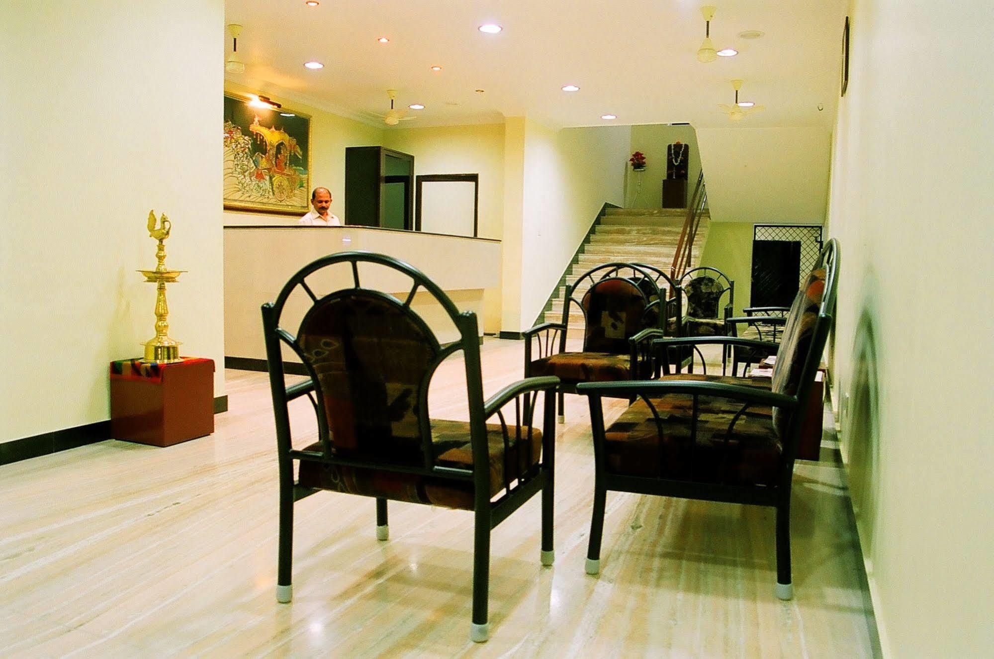 Hotel Srinivas Kochi Exterior photo