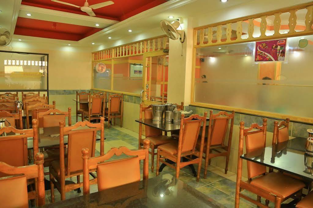 Hotel Srinivas Kochi Exterior photo